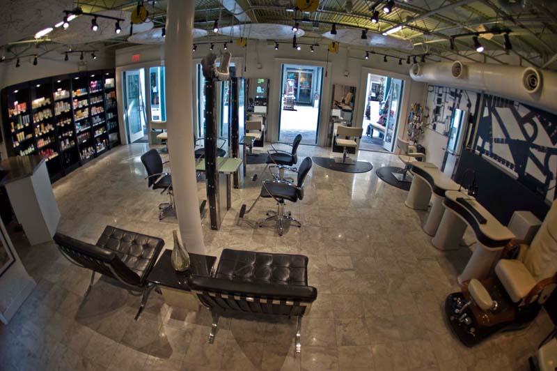 http://www.rollandsbeautybar.com/wp-content/uploads/2011/10/Rollands-7-.jpg