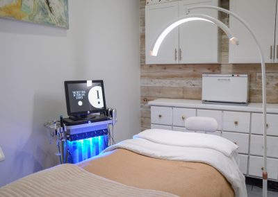 Rollands Beauty Bar
