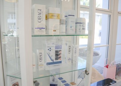 Rollands Beauty Bar